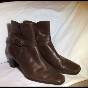 Anne Klein 7M Boots
